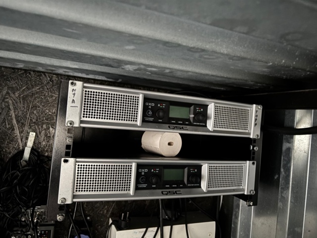 1468990-16 Barcontainer från Foco med invändig utrustning