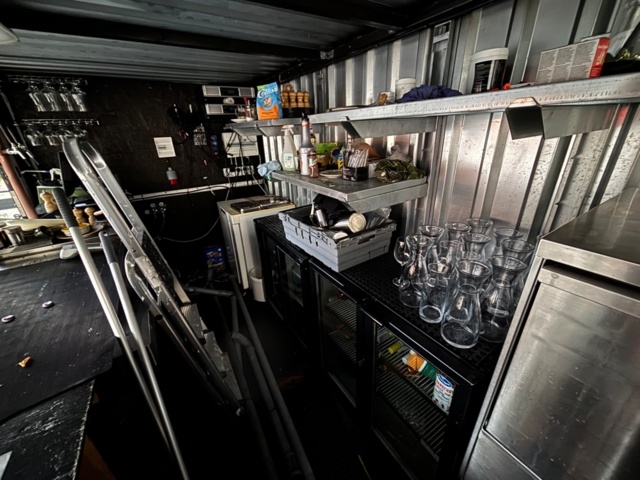 1468990-6 Barcontainer från Foco med invändig utrustning