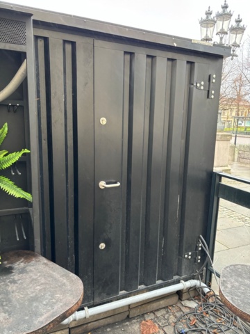 1468990-35 Barcontainer från Foco med invändig utrustning