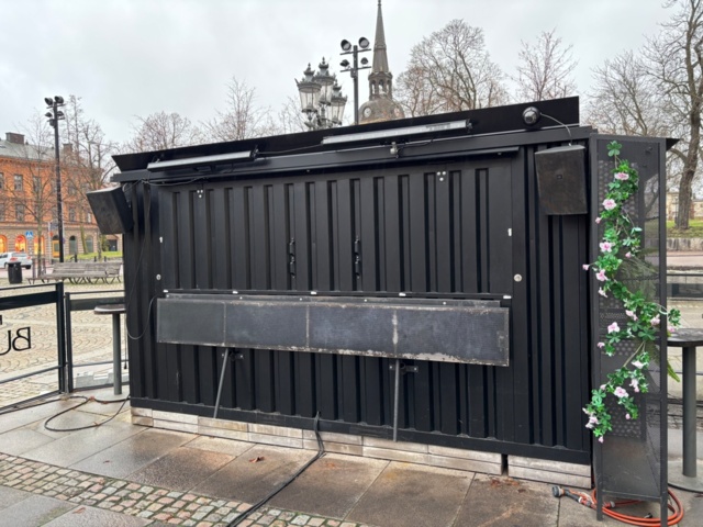 1468990-21 Barcontainer från Foco med invändig utrustning