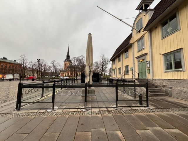 1468991-3 Glasade vindskyddspaneler (höj-/sänkbara) x18 sektioner - Svalson