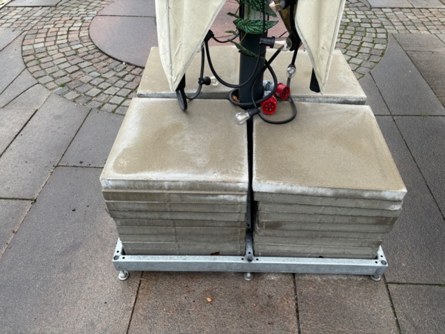 1468992-4 Parasoll 2 st - MAY Albatros