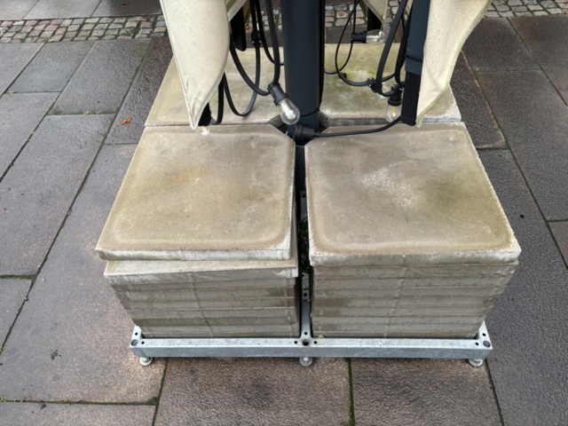 1468992-11 Parasoll 2 st - MAY Albatros