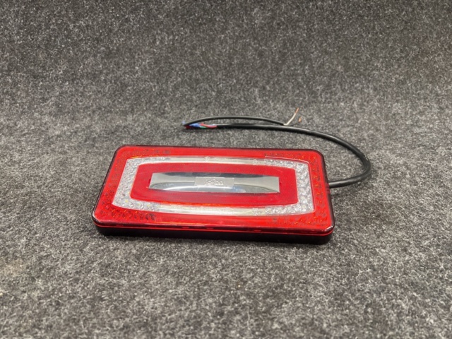 1468742-1 Baklampa LED Ellips