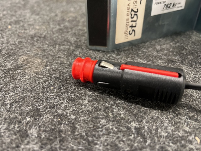 1468749-4 Warning light bracket for windows