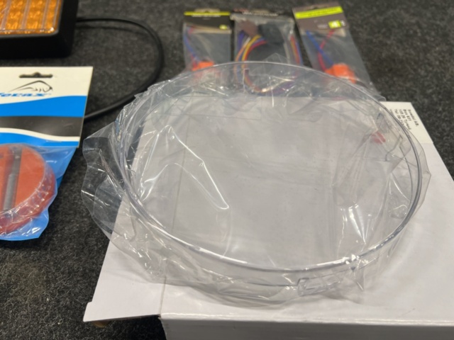 1468752-7 Assortment of additional lighting accessories