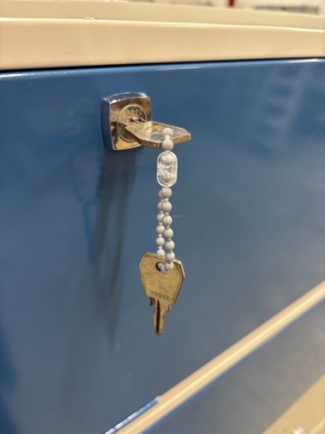 1410878-3 Omklädningsskåp 2 st