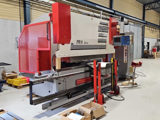 1444826-1 Kantpress - Beyeler PR6 Serie