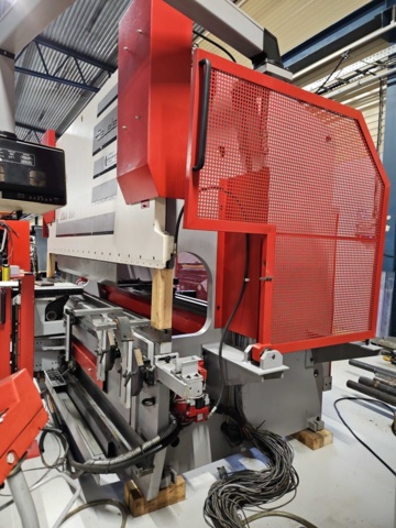 1444826-6 Kantpress - Beyeler PR6 Serie