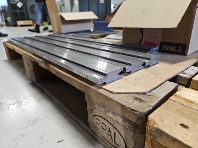 1444826-31 Kantpress - Beyeler PR6 Serie