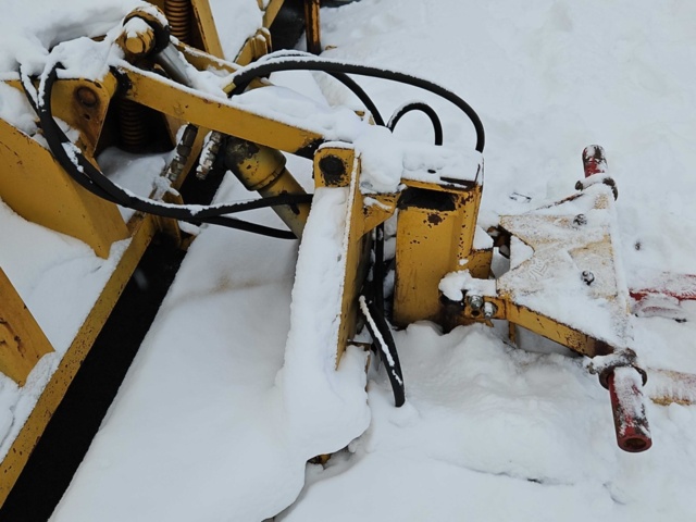 1444829-12 Snow blade for truck