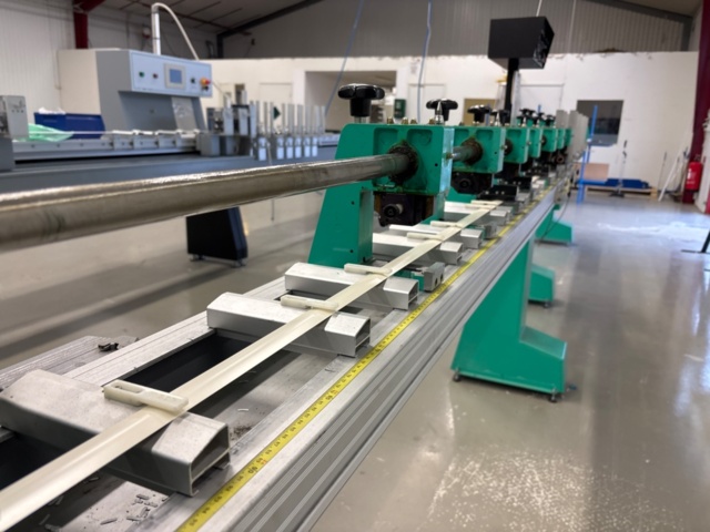 1410891-4 Helautomatisk persiennmaskin med tillbehör - Sani Maskiner