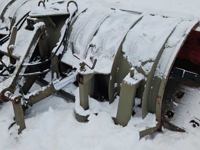 1444830-2 Snow blade for tractor