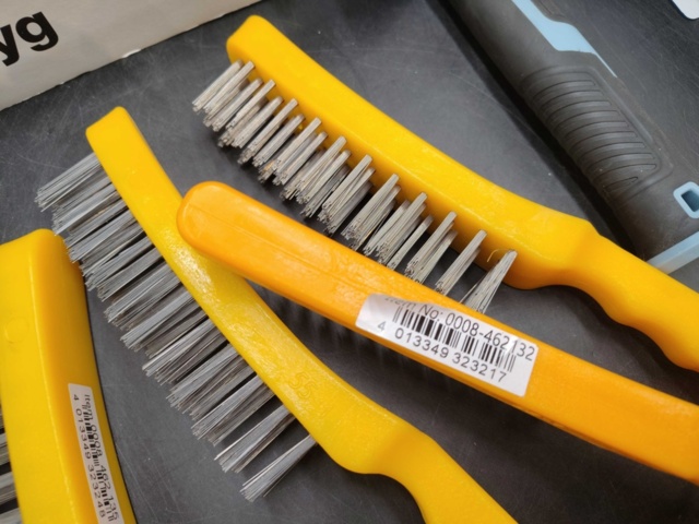 1465839-4 Handverktyg, 11 st, blindnitverktyg, stålborstar, hammare, sidhandtag