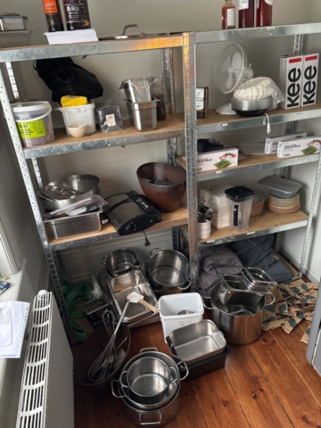 1469001-24 Stort parti med diverse köksredskap och utrustning