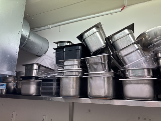 1469001-27 Stort parti med diverse köksredskap och utrustning