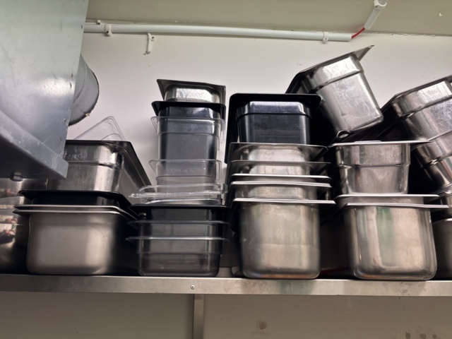 1469001-29 Stort parti med diverse köksredskap och utrustning