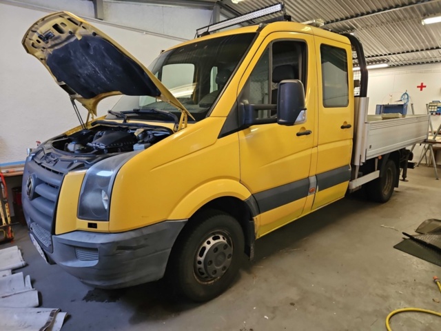 1444831-1 Crane truck - Volkswagen Crafter Chassis Double Cab 50 2.5 BlueTDI CR Manual, 163hp -2010