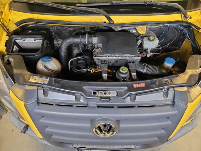 1444831-3 Crane truck - Volkswagen Crafter Chassis Double Cab 50 2.5 BlueTDI CR Manual, 163hp -2010