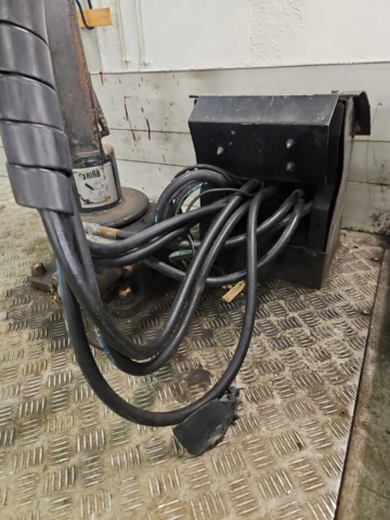 1444831-12 Crane truck - Volkswagen Crafter Chassis Double Cab 50 2.5 BlueTDI CR Manual, 163hp -2010