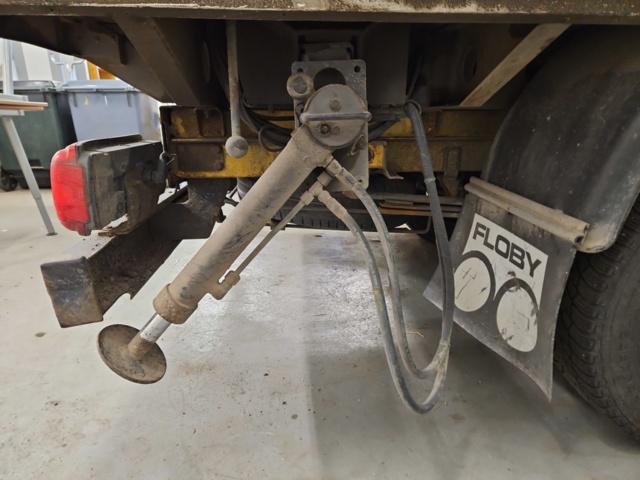 1444831-19 Crane truck - Volkswagen Crafter Chassis Double Cab 50 2.5 BlueTDI CR Manual, 163hp -2010