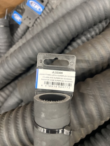 1468769-9 Lot with radiator hose Superflex