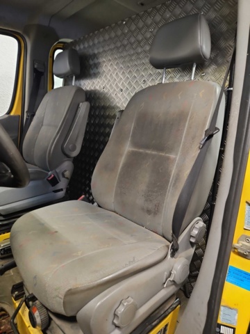 1444831-29 Crane truck - Volkswagen Crafter Chassis Double Cab 50 2.5 BlueTDI CR Manual, 163hp -2010