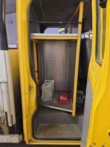 1444831-47 Crane truck - Volkswagen Crafter Chassis Double Cab 50 2.5 BlueTDI CR Manual, 163hp -2010