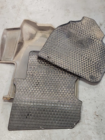 1444831-52 Crane truck - Volkswagen Crafter Chassis Double Cab 50 2.5 BlueTDI CR Manual, 163hp -2010