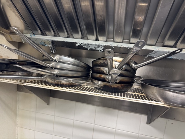 1469001-44 Stort parti med diverse köksredskap och utrustning