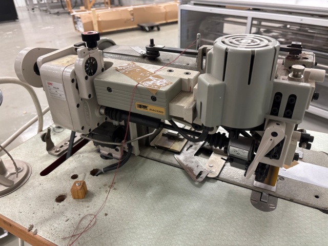 1410896-3 Industrisymaskin med rullbord - PFAFF 146-H2-6/2