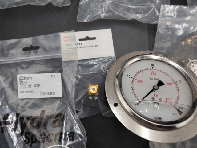 1465843-9 Manometrar och adaptrar, 10 st – hydraulik, tryckmätning, blandade anslutningar