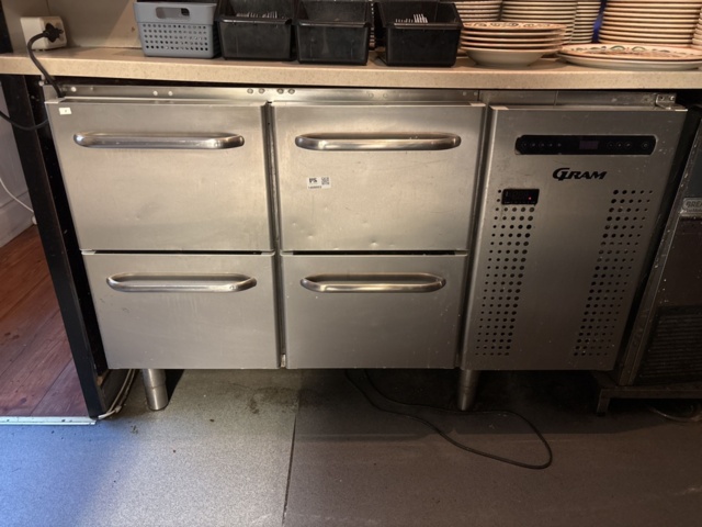 1469003-9 Kylbänk med lådor - Gram K 1407 CSG B 2D/2D