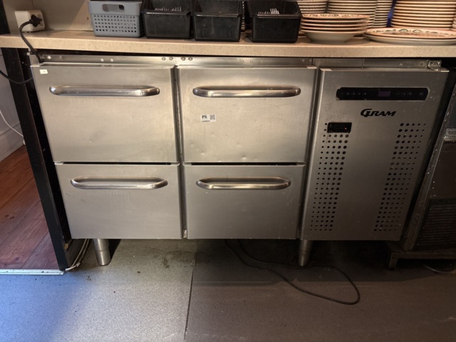 1469003-1 Kylbänk med lådor - Gram K 1407 CSG B 2D/2D