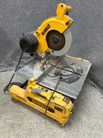 1410872-7 Bordssåg och kap-/gersåg - Luna BCS 250 M / DeWalt DW743