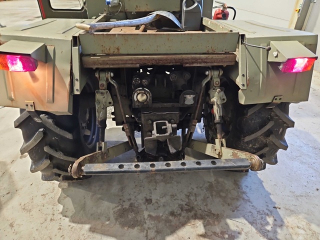 1444834-6 Traktor med plogfäste - Mercedes Benz MB-Trac 800 -1980