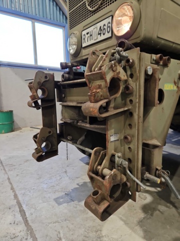 1444834-9 Traktor med plogfäste - Mercedes Benz MB-Trac 800 -1980