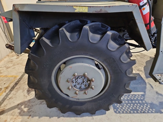 1444834-11 Traktor med plogfäste - Mercedes Benz MB-Trac 800 -1980