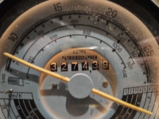 1444834-19 Traktor med plogfäste - Mercedes Benz MB-Trac 800 -1980