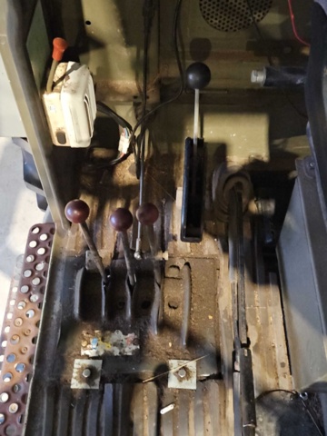 1444834-23 Traktor med plogfäste - Mercedes Benz MB-Trac 800 -1980