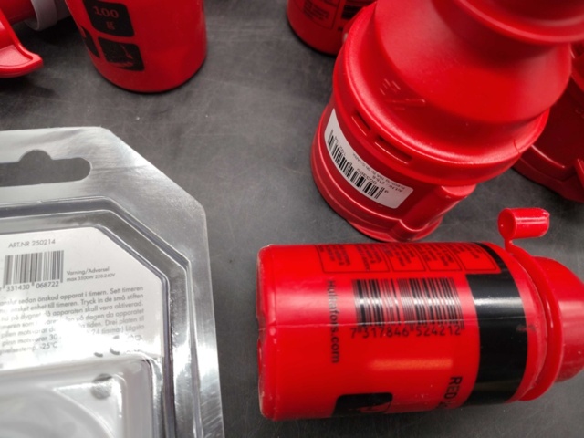 1465845-6 Elmaterial, ca 15 st – industrikontakter, timers, armaturer