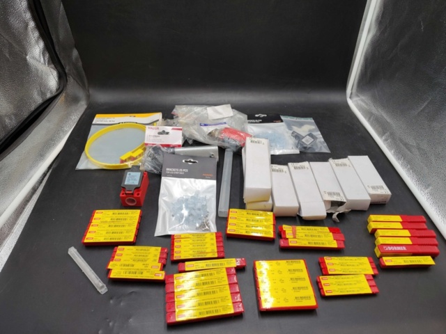 1465846-1 Blandat elmaterial, parti – kopplingsdetaljer, brytare, buntband, borr