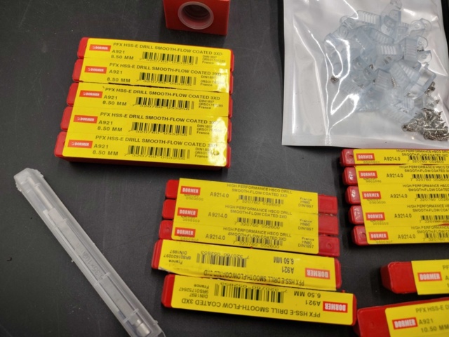 1465846-5 Blandat elmaterial, parti – kopplingsdetaljer, brytare, buntband, borr