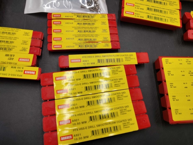 1465846-6 Blandat elmaterial, parti – kopplingsdetaljer, brytare, buntband, borr