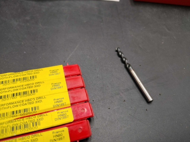 1465846-14 Blandat elmaterial, parti – kopplingsdetaljer, brytare, buntband, borr