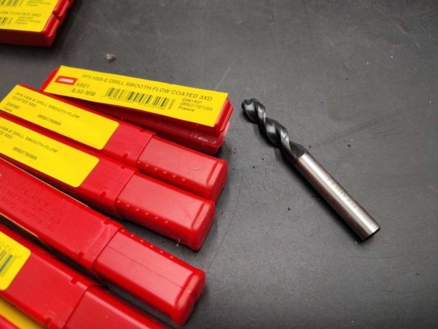 1465846-15 Blandat elmaterial, parti – kopplingsdetaljer, brytare, buntband, borr