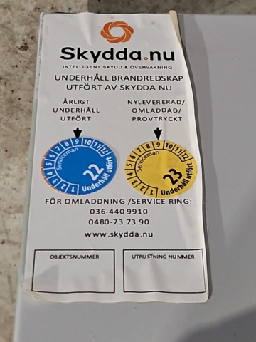 1444837-4 Brandpost med skåp för väggmontering