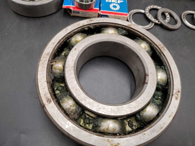 1465848-2 Lager och lagerhus, 15 st, SKF, rullager, kullager, lagerhus