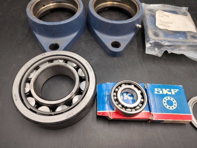 1465848-3 Lager och lagerhus, 15 st, SKF, rullager, kullager, lagerhus