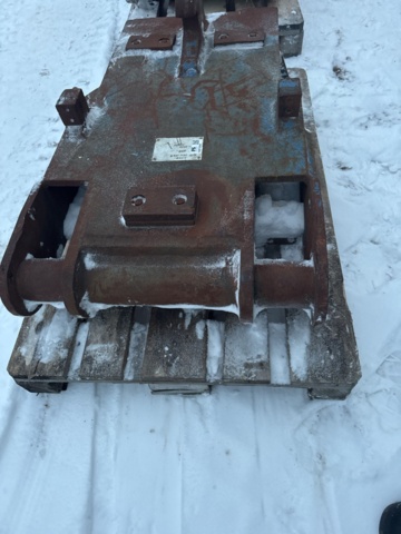 1321344-3 Implement bracket B30 bracket -F35